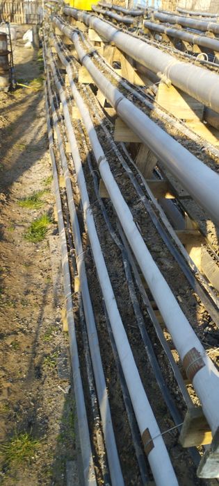 Suport cu țevi de plastic