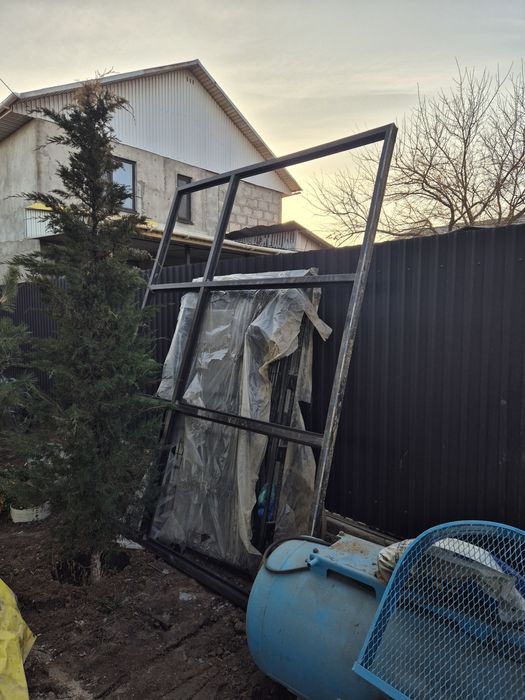 Продам окна и дверь бу