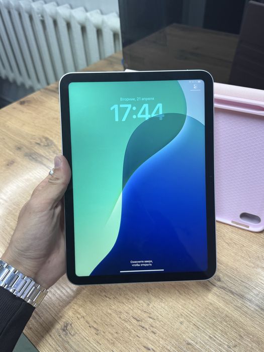 Планшет Apple iPad A16