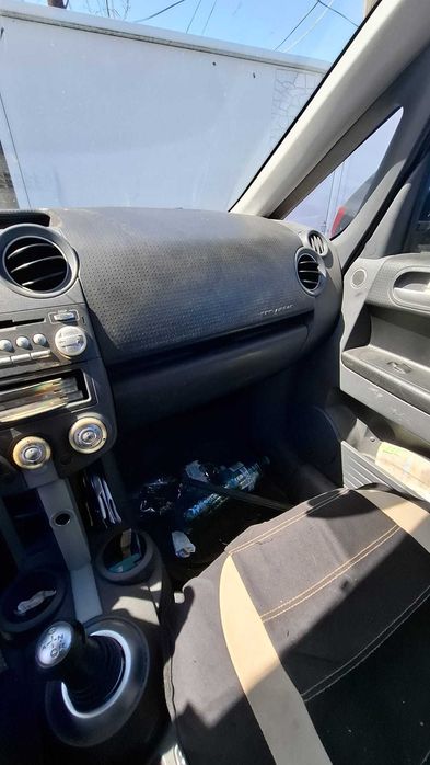 Dezmembrez Mitsubishi Colt