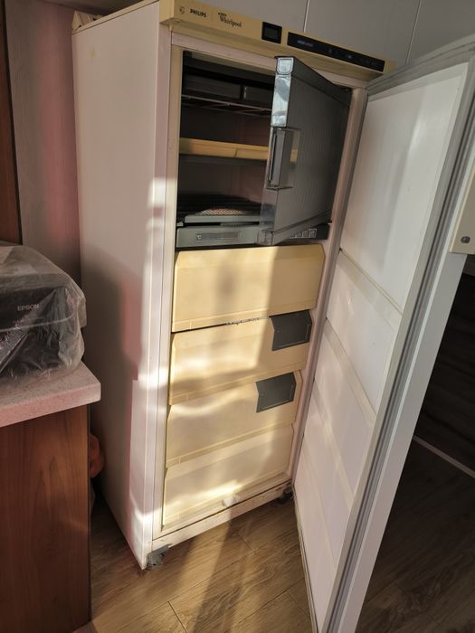 Продам морозильную камеру