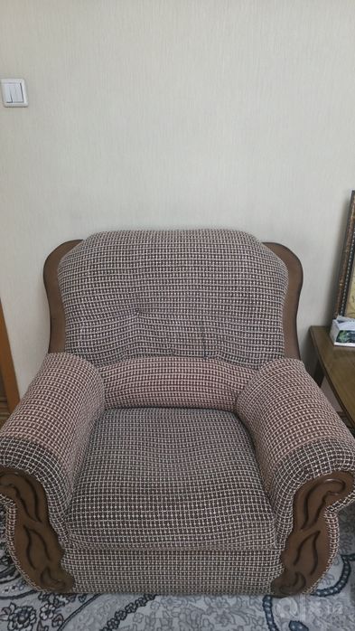 Продаётся диван с креслами