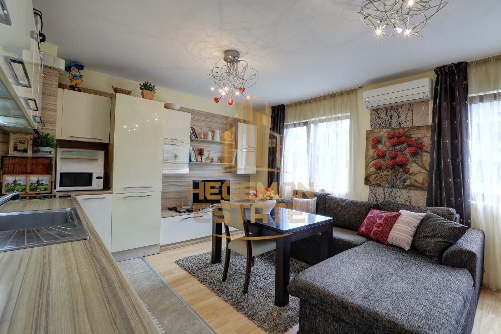 Продава се Двустаен апартамент в Варна, Гръцка махала - 60 кв.м за 2253 €/кв.м - Снимка #1