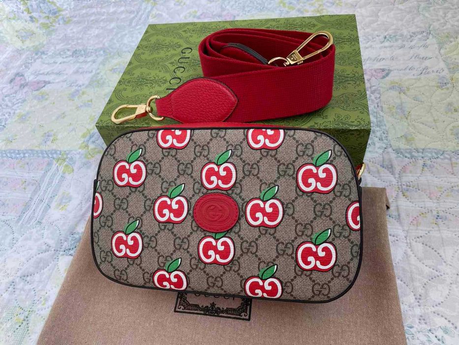 Гучи Бежова чанта Apple Принт Оригинална Gucci Червена Дръжка Gold GG