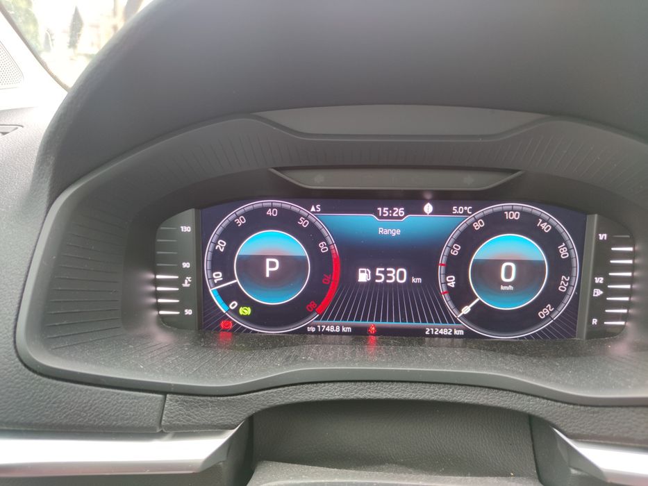Skoda Karoq,LED,Panoramic,Distronic, Banchetă încălzită