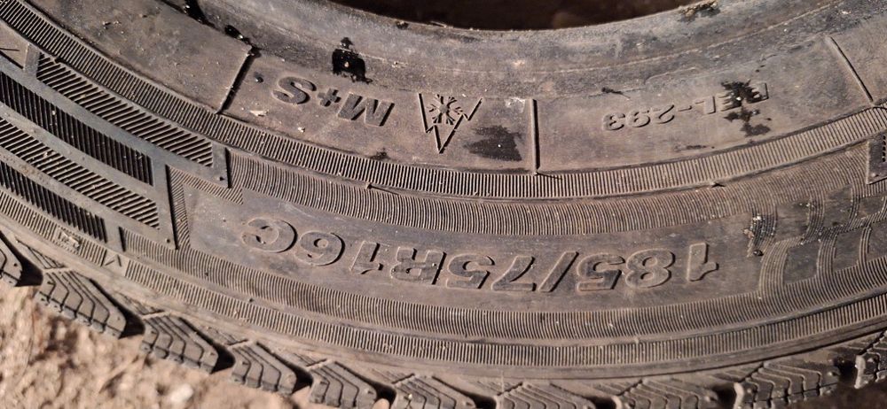 Продам шины на газель