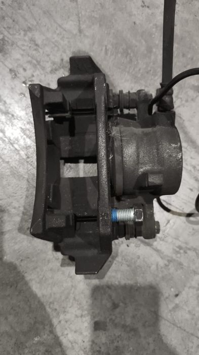 Продам правый передний суппорт от Мерседес w245.