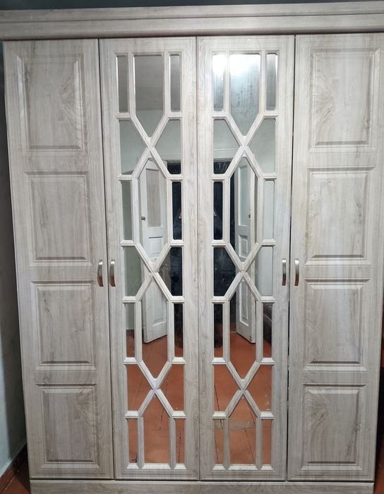 Диван софа. Телевизор