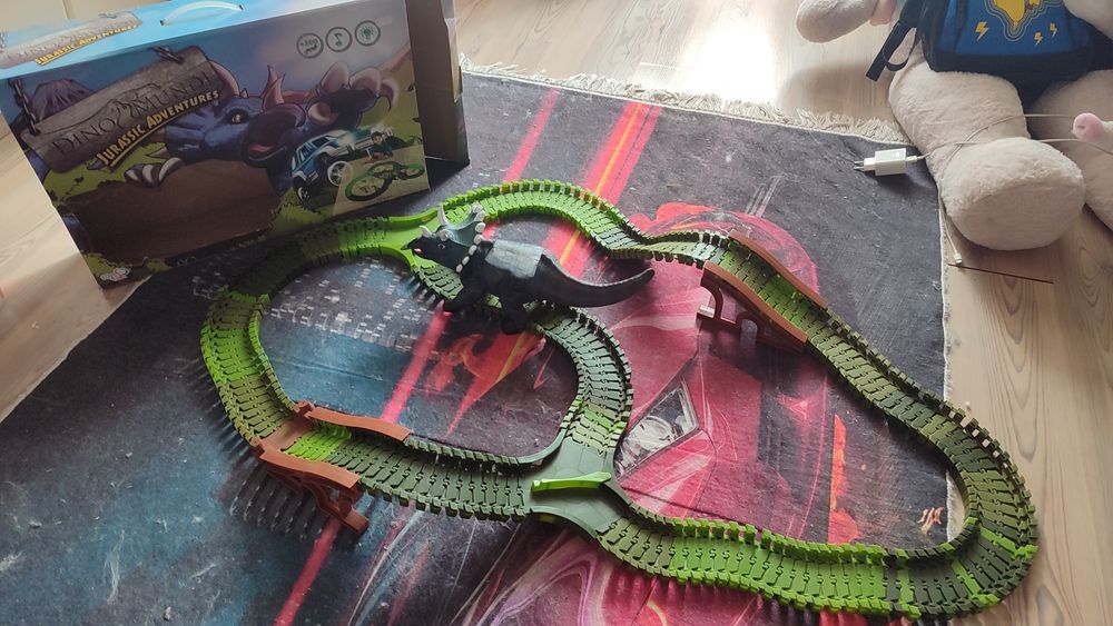 Дино писта 200 части