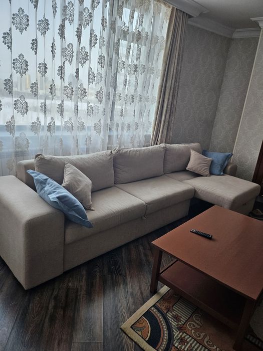 Продам диван итальянский ,стол и 2 кресла