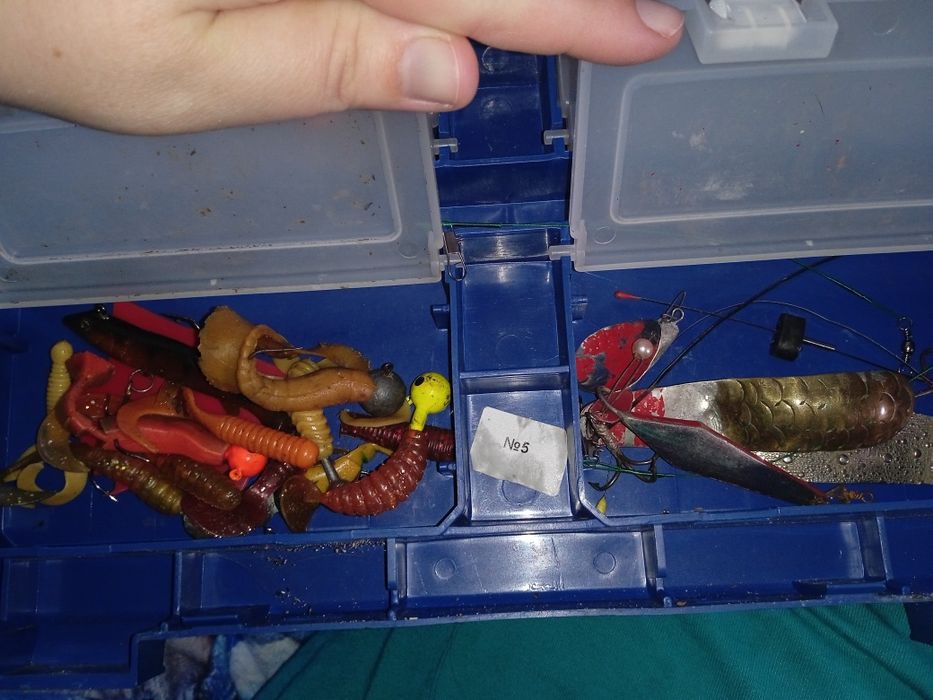 Отдам чемодан для рыбалки