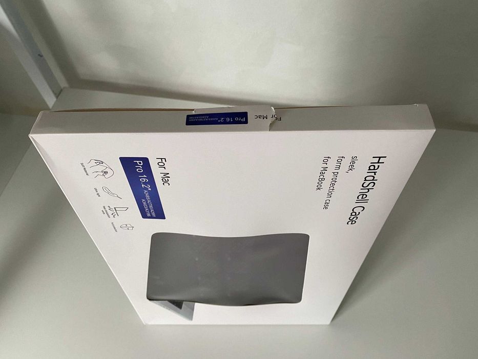 Матовый защитный чехол HardShell Case для MacBook Pro 16.2"