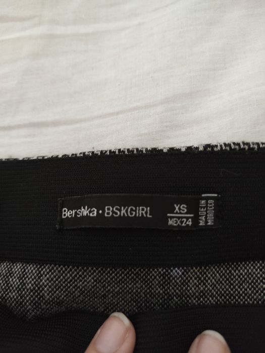 Карирана пола Bershka