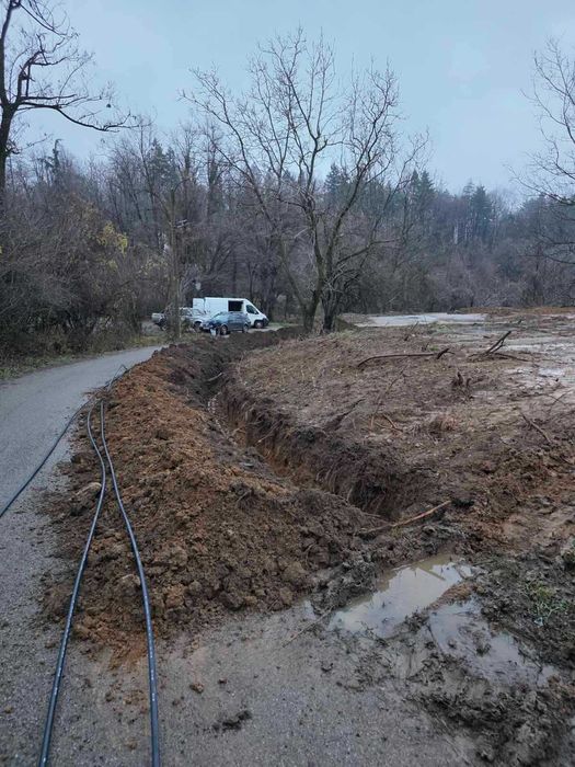 Почистващи, изкопни, насипни и озеленителни услуги