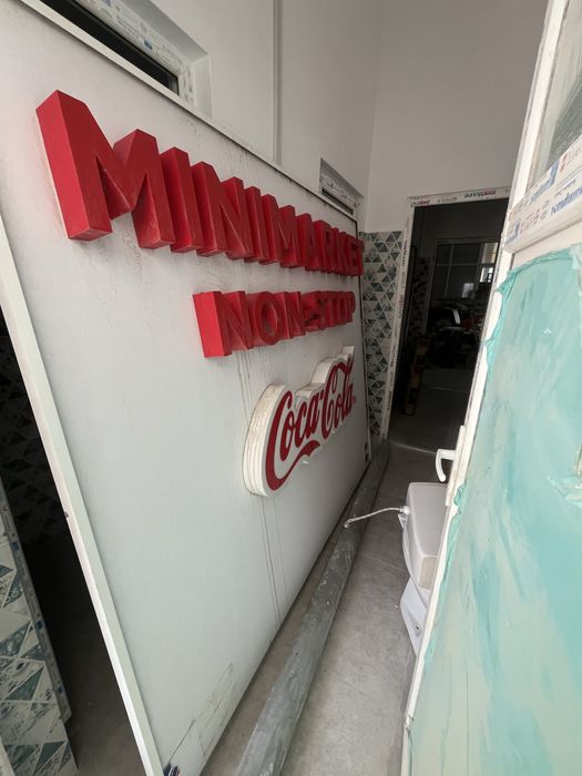 Reclama luminoasa litere volumetrice