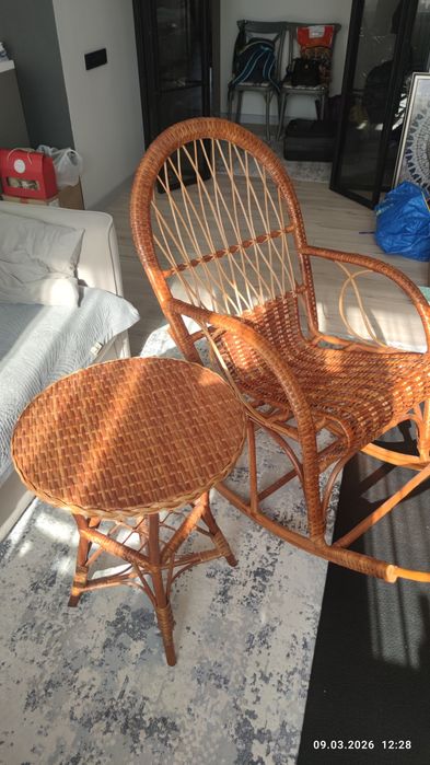 Кресло качалка, столик ручной работы