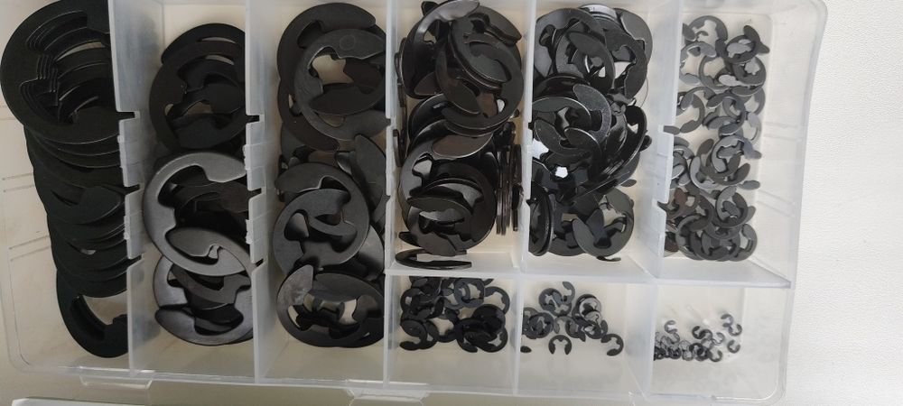 Продам стопорные кольца.