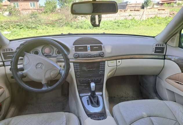 Арматурно табло горна, долна част Мерцедес Е клас Mercedes W 211 W 203