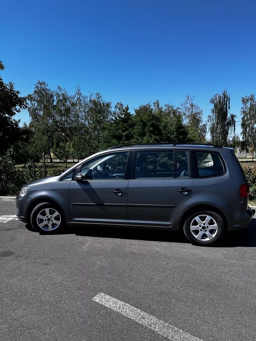 VOLKSWAGEN Touran 2011 — imagine 4