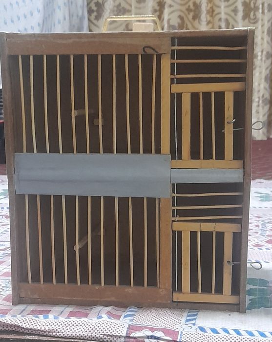 Клетка для птиц и мини лавушка