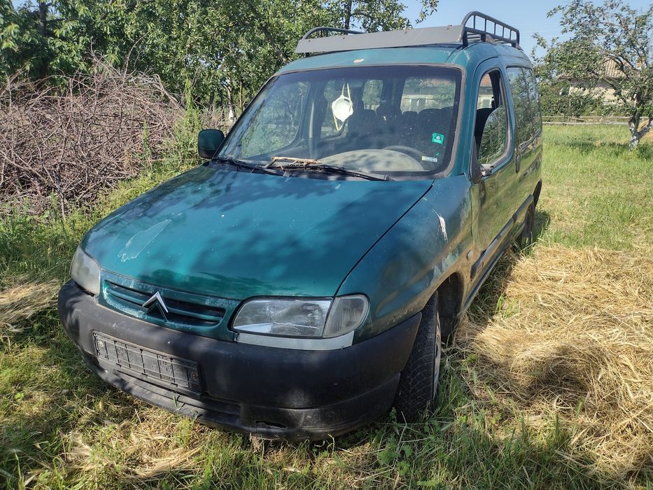 Продавам citroen berlingo 2,0 HDI на части