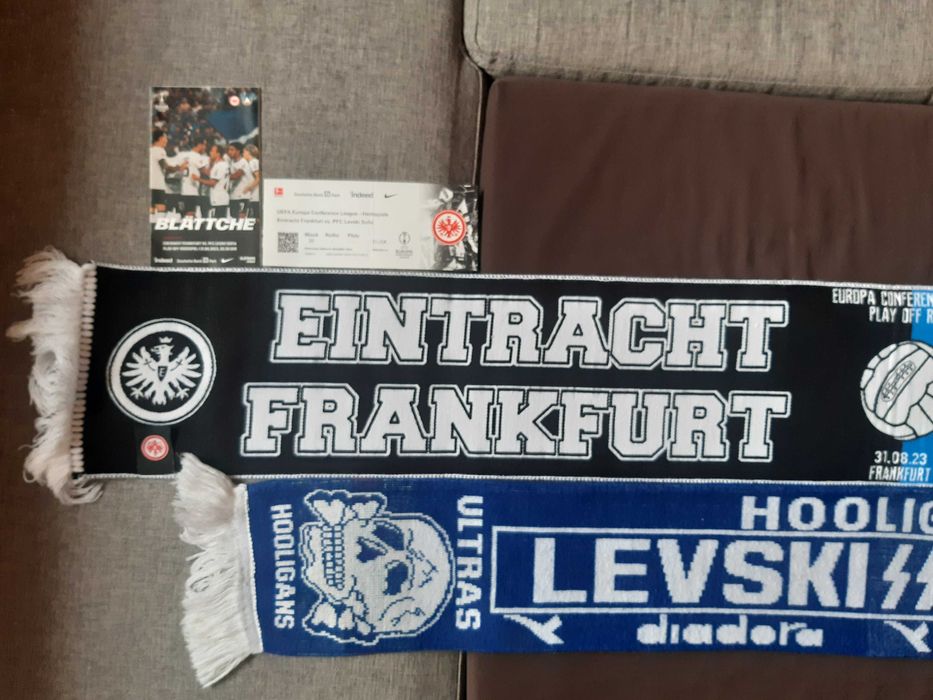 Шалове на Левски+книжка и билет от мача с Айнтрахт Франкфурт