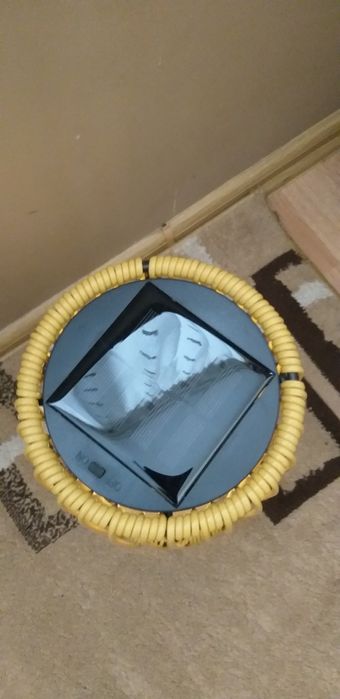 Lampa cu incarcare solara