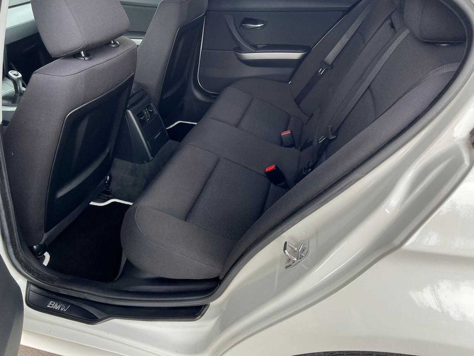 BMW 318 I 2008 г