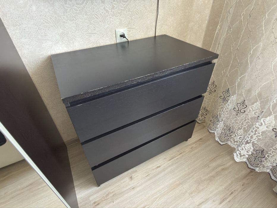 Комод, тумба для вещей