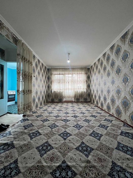 Киргили 16-мактаб якинида 4/2 этаж 1хона уй ижарага берилади