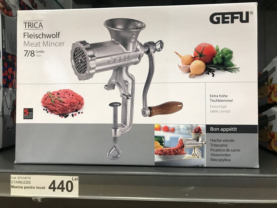 Masina pentru tocat carne, manuala NR. 8. Accesorii: Sita / site.