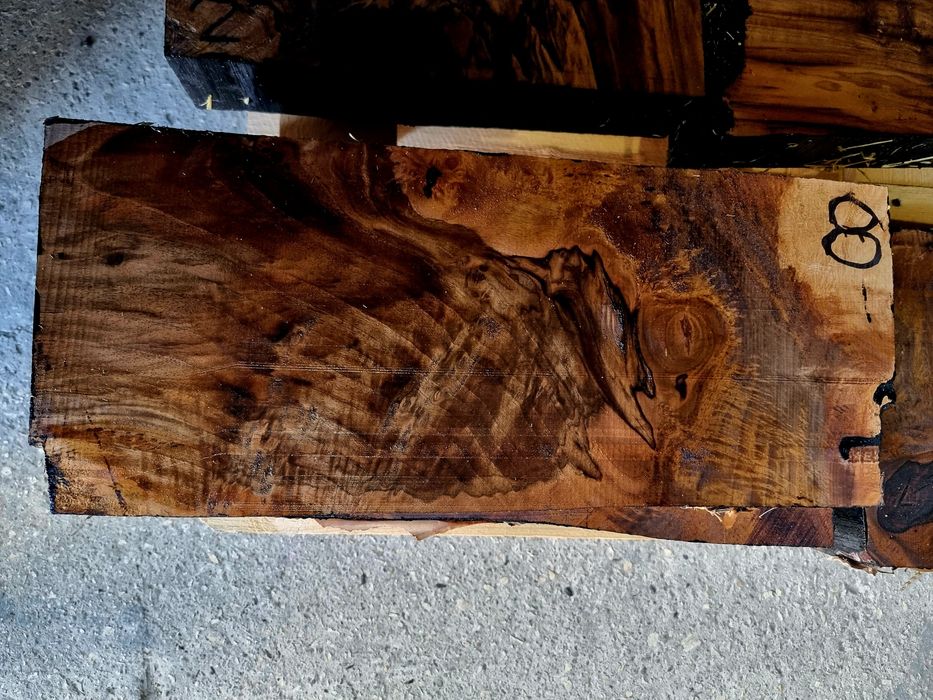 Заготовки за приклади-корен от орех.Дъска за приклад