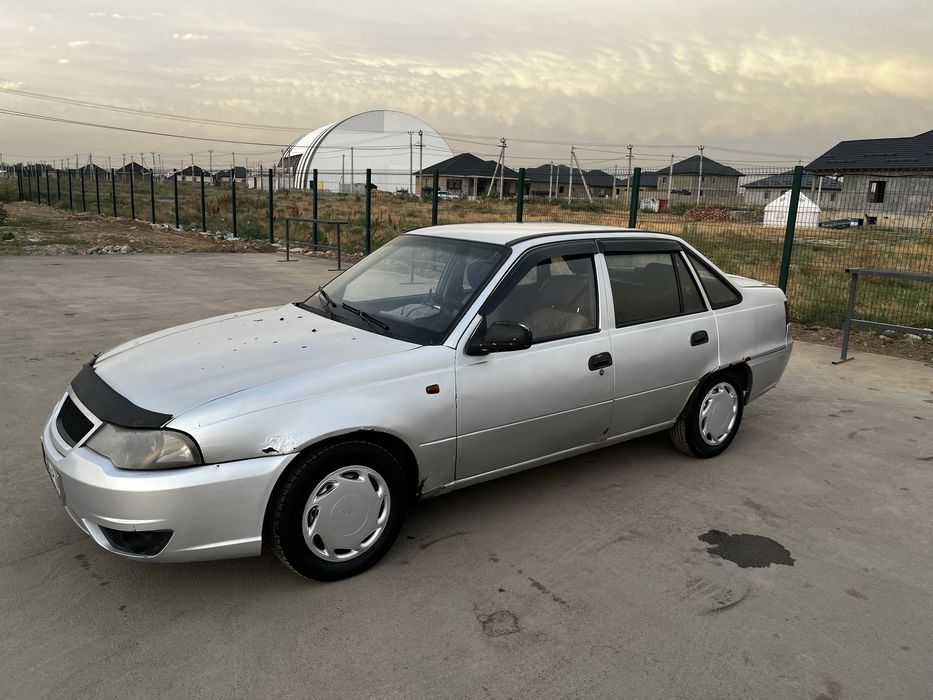 продаю машину нексия