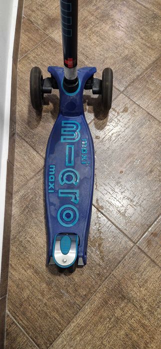 Детска тротинетка Micro Maxi Deluxe led