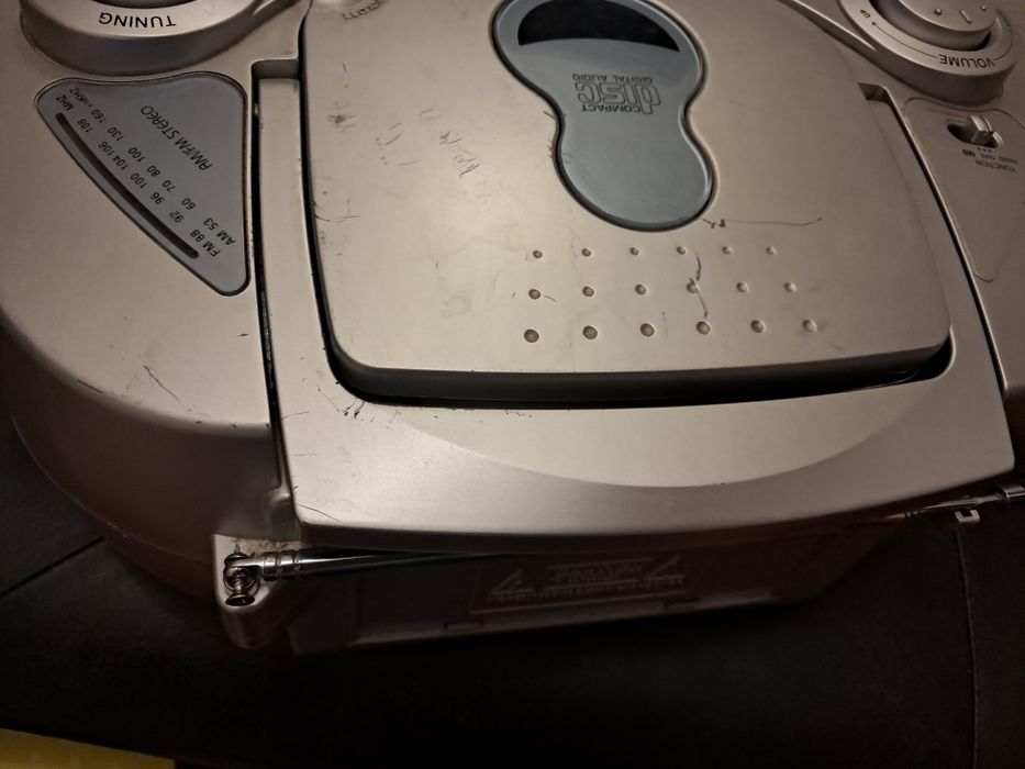 Radio casetofon si cd