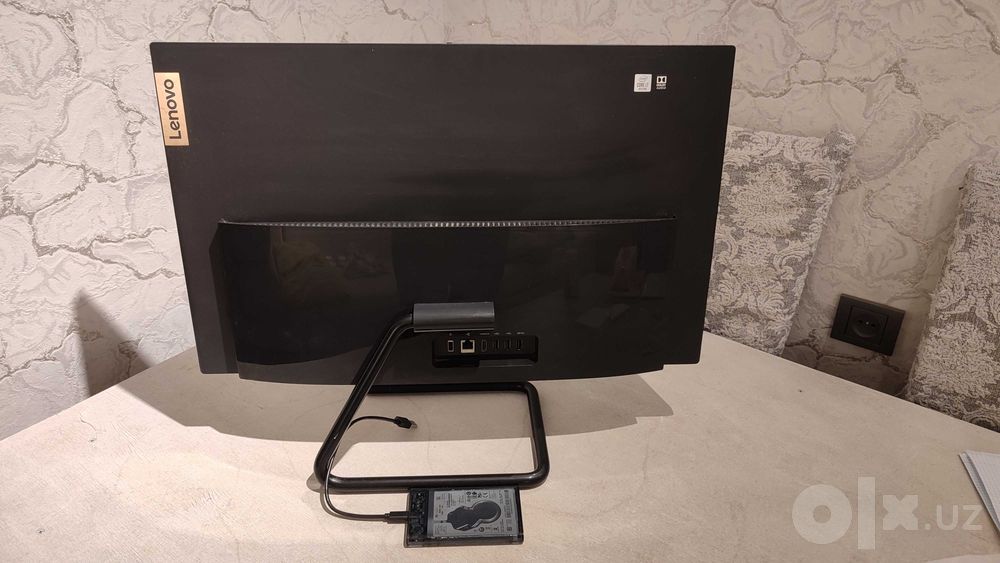 Моноблок Lenovo IdeaCentre i7-10700t. Торг есть