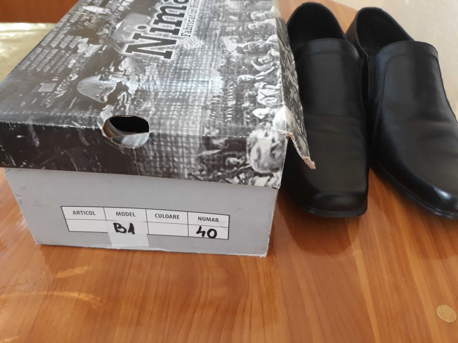 Vand pantofi din piele naturala