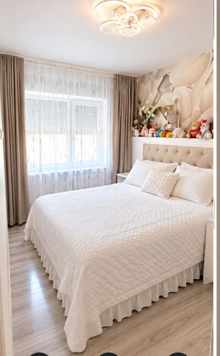 Apartament de vanzare 3 camere ,decomandat zona liniștită
