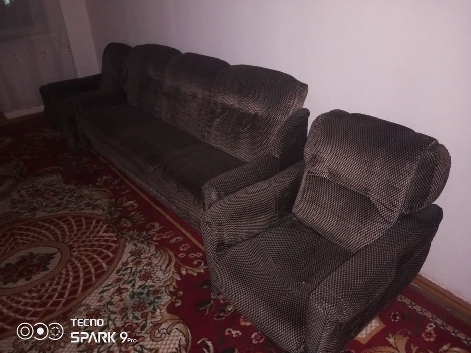 Диван и кресло..