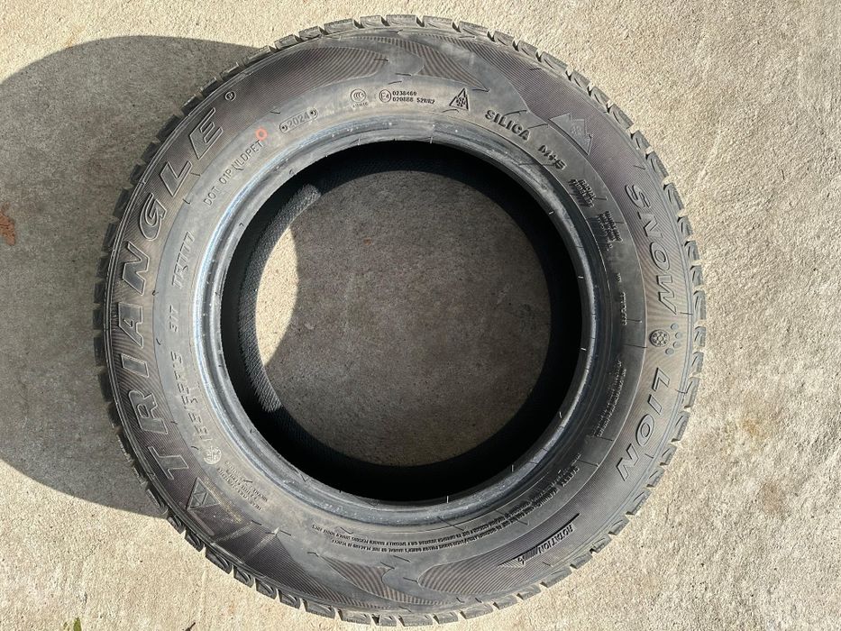 Продам комплект зимних шин Triangle R15