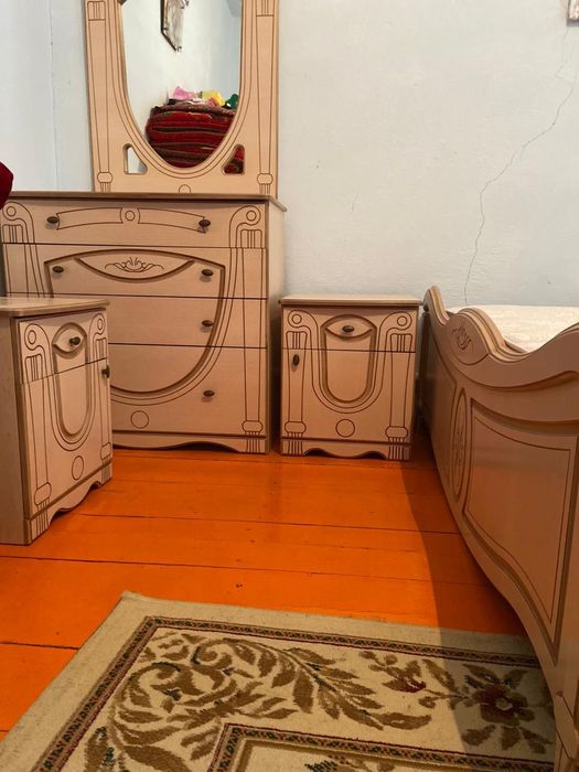 Спальный гарнитур