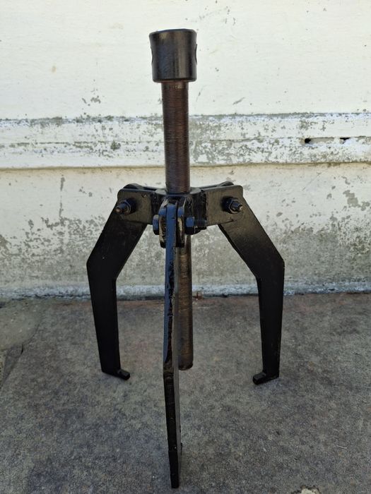 Vând presa mare pentru rulmenti butuci etc