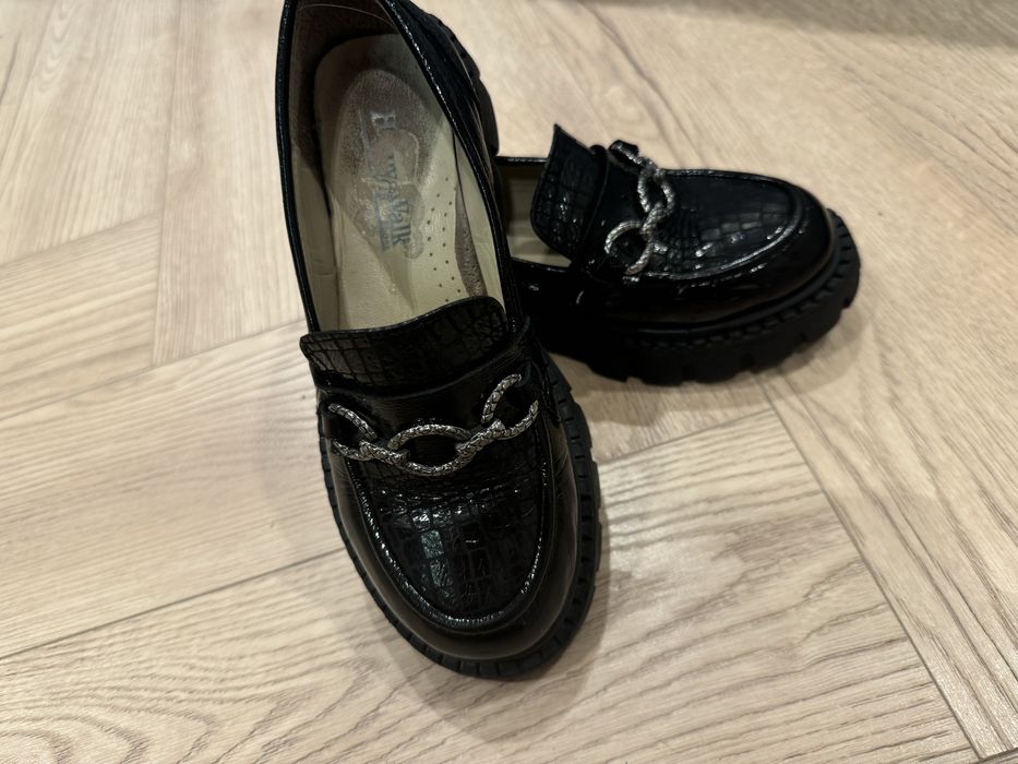 Школьные туфли для девочки
