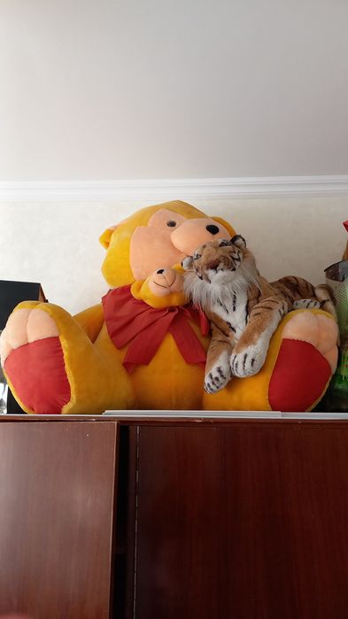Игрушка очень большая мягкая собачка и медведь
