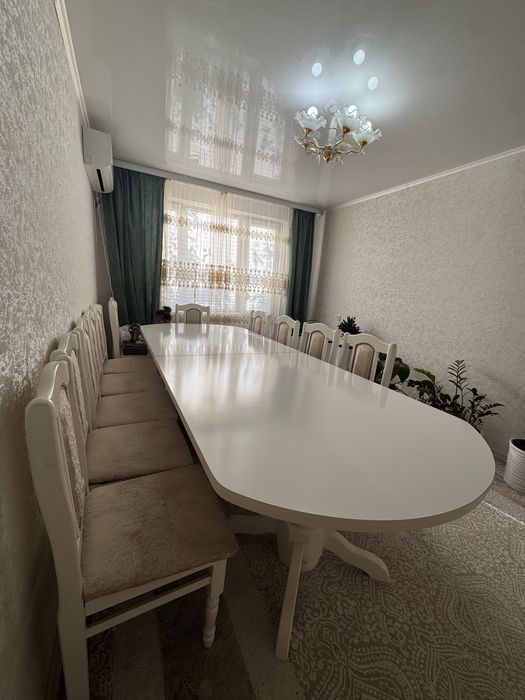 Продам стол и 12 стульев