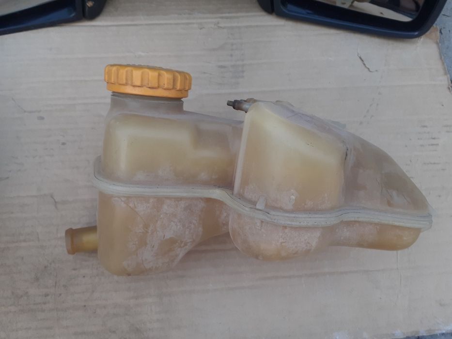 Продам бачок расширетеля