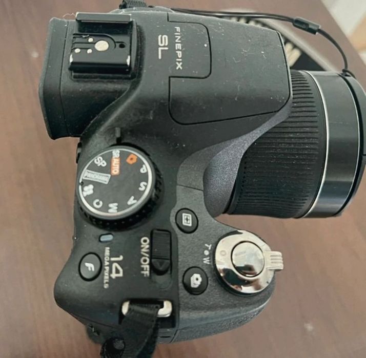 cameră digitală Fujifilm Finepix SL240, 14 MP