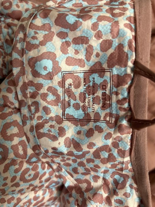 Весенняя куртка розовая