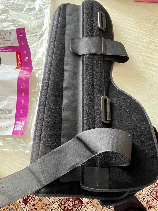 Бандаж компрессионный фиксирющий колена ( тутор)