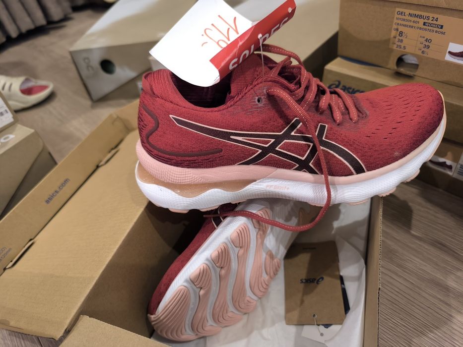 Asics Gel- nimbus 24  дамски  спортни обувки НОВИ ,номера -40.5,  40